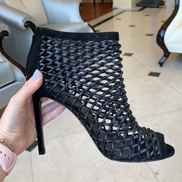 Gucci Sandal Bootie Heels - Black - Picture 2 of 7